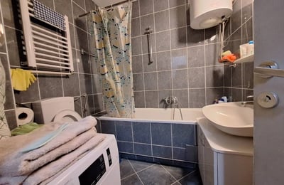 Alquiler de un espacioso apartamento de 2 habitaciones, 67 m², Nuevo Belgrado, Belgrado, Serbia